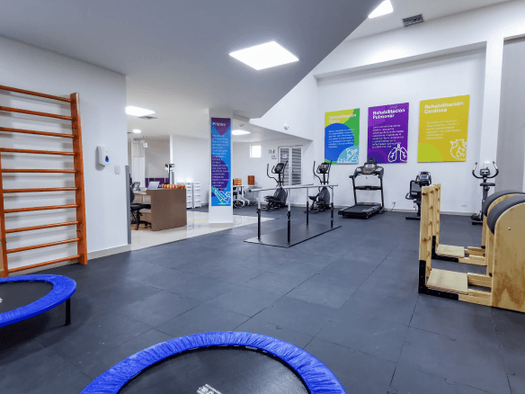 img1-Terapia física y rehabilitación Clínica Farallones.png